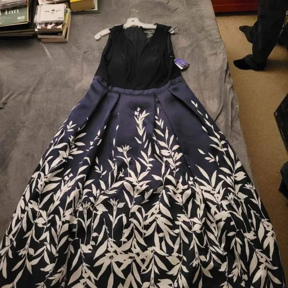 Prom Dress - Picture 3 of 3